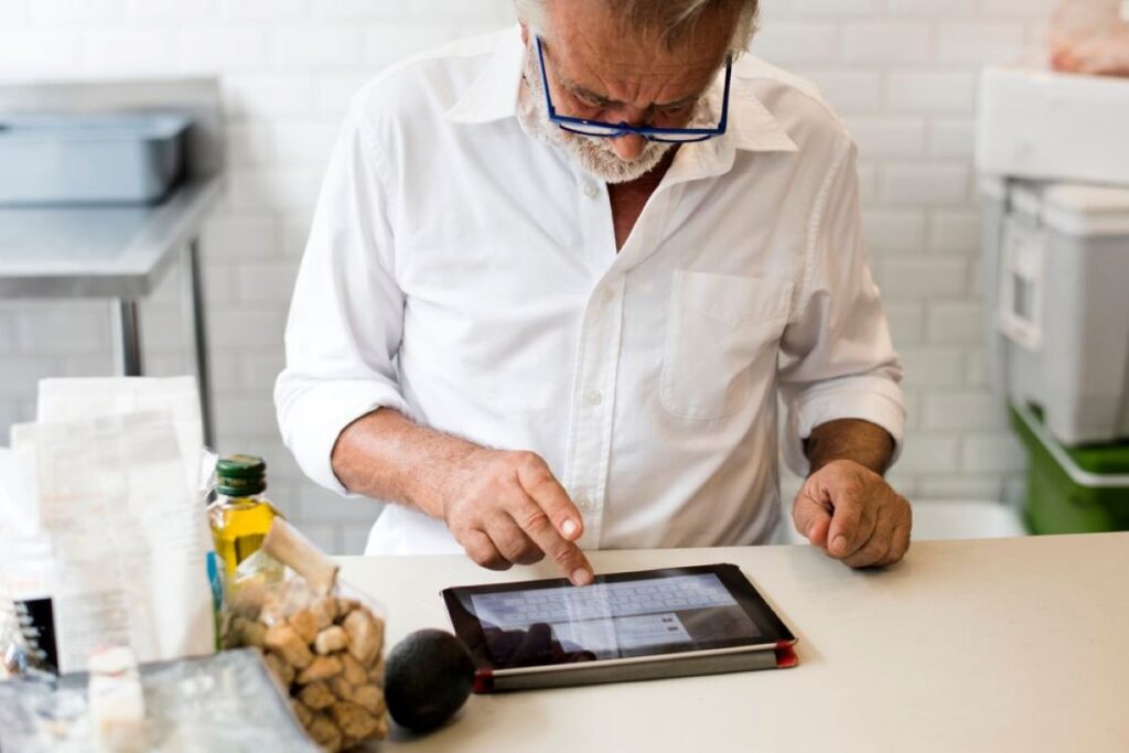 Food safety compliance software